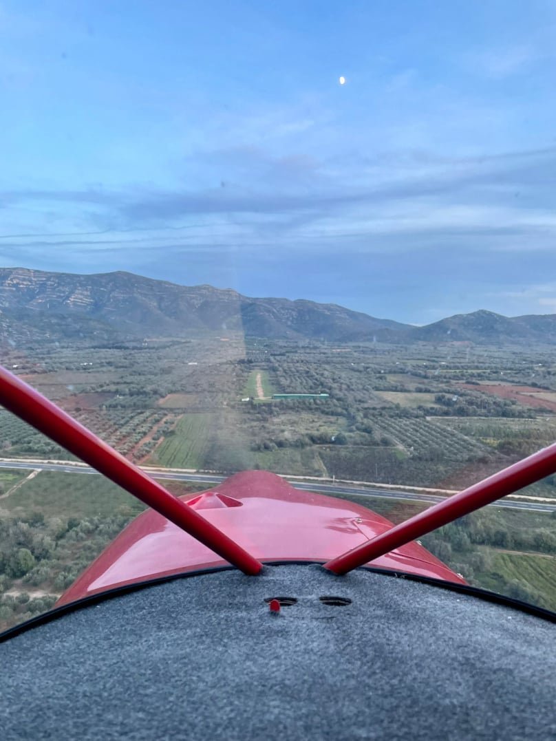 imagen desde dentro de una avioneta
